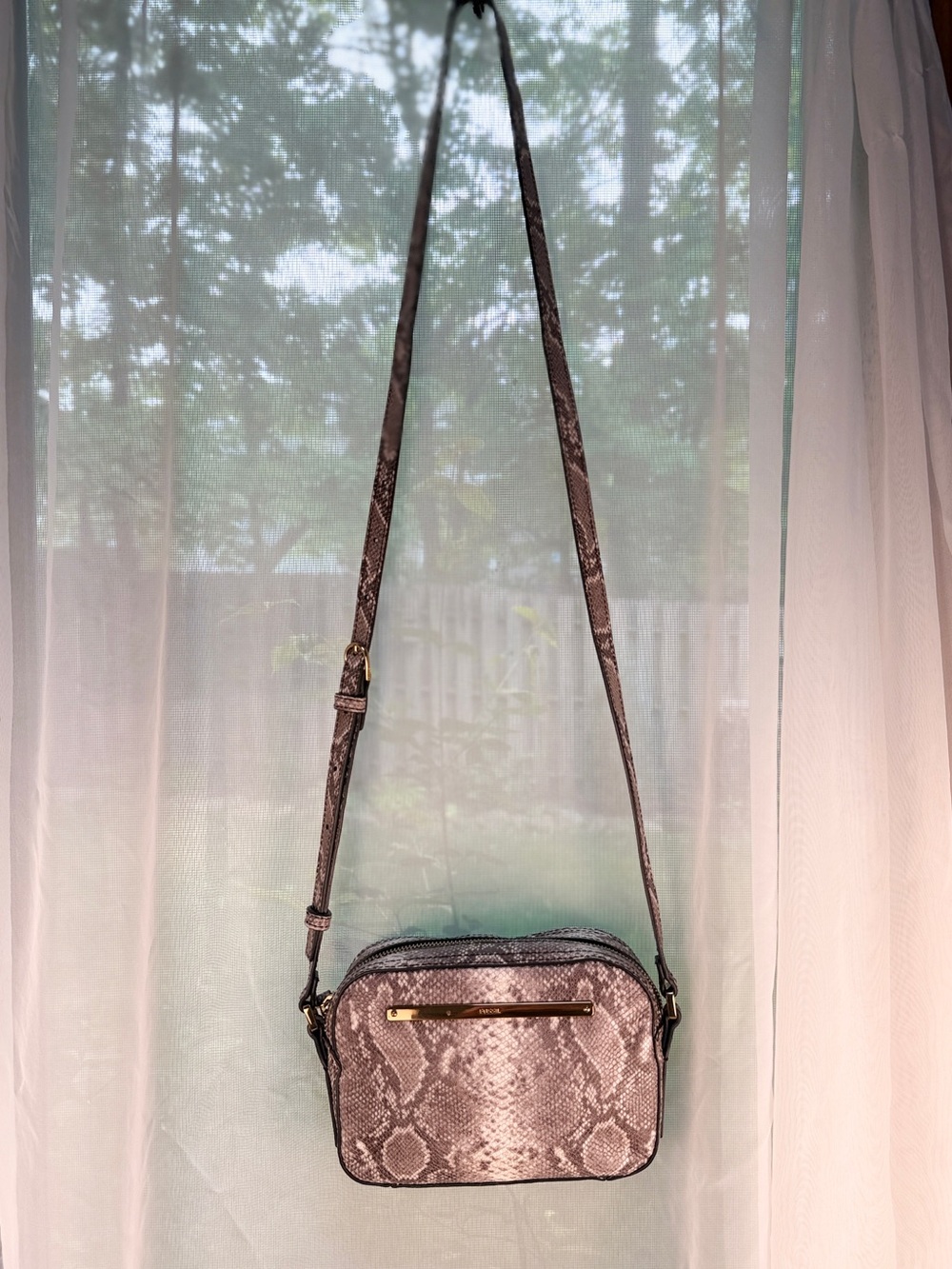 Fossil Leather Snakeskin Crossbody Camera Bag Gold Hardware EUC - Picture 9 of 15